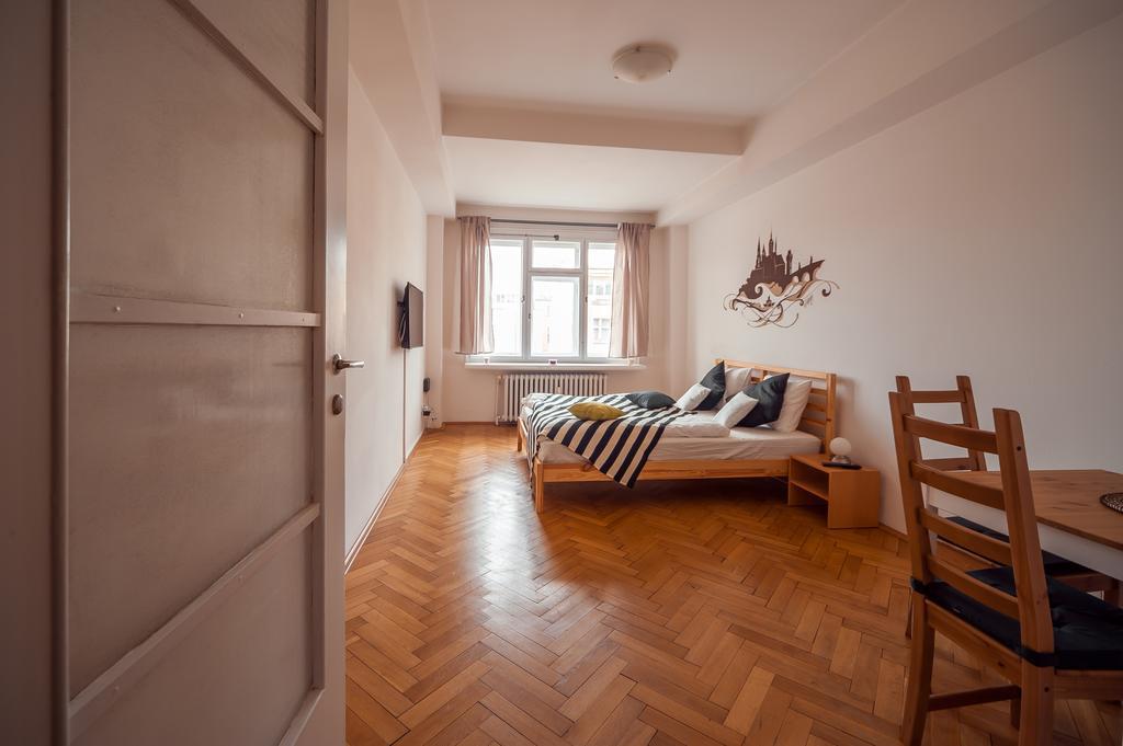 Falcon Street No.72 Apartment *